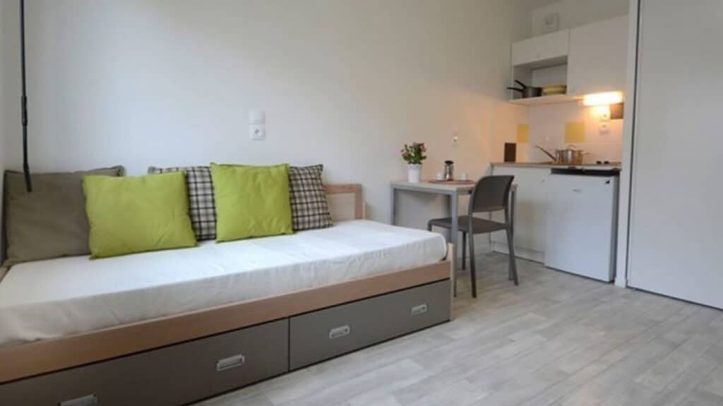 Chambre meublée, Fac-Habitat Le Studio, Saint-Denis