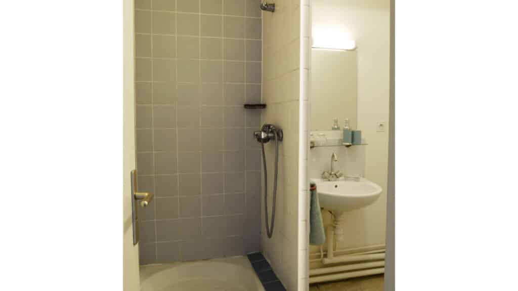 Salle d'eau, Fac-Habitat Pablo Picasso, Nanterre