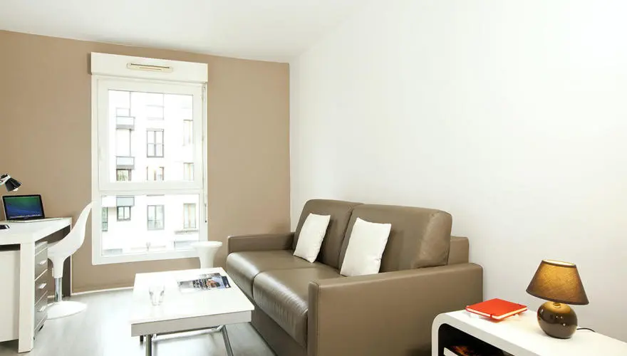 Séjour meublé avec bureau, Les Estudines Clos Saint Germain, Paris 20e